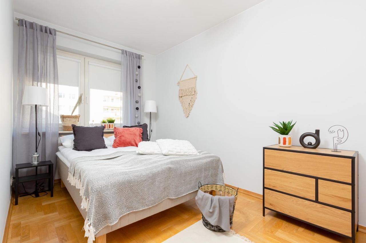 Mokotow Apartment Bluszczanska By Noclegi Renters Warsaw Luaran gambar