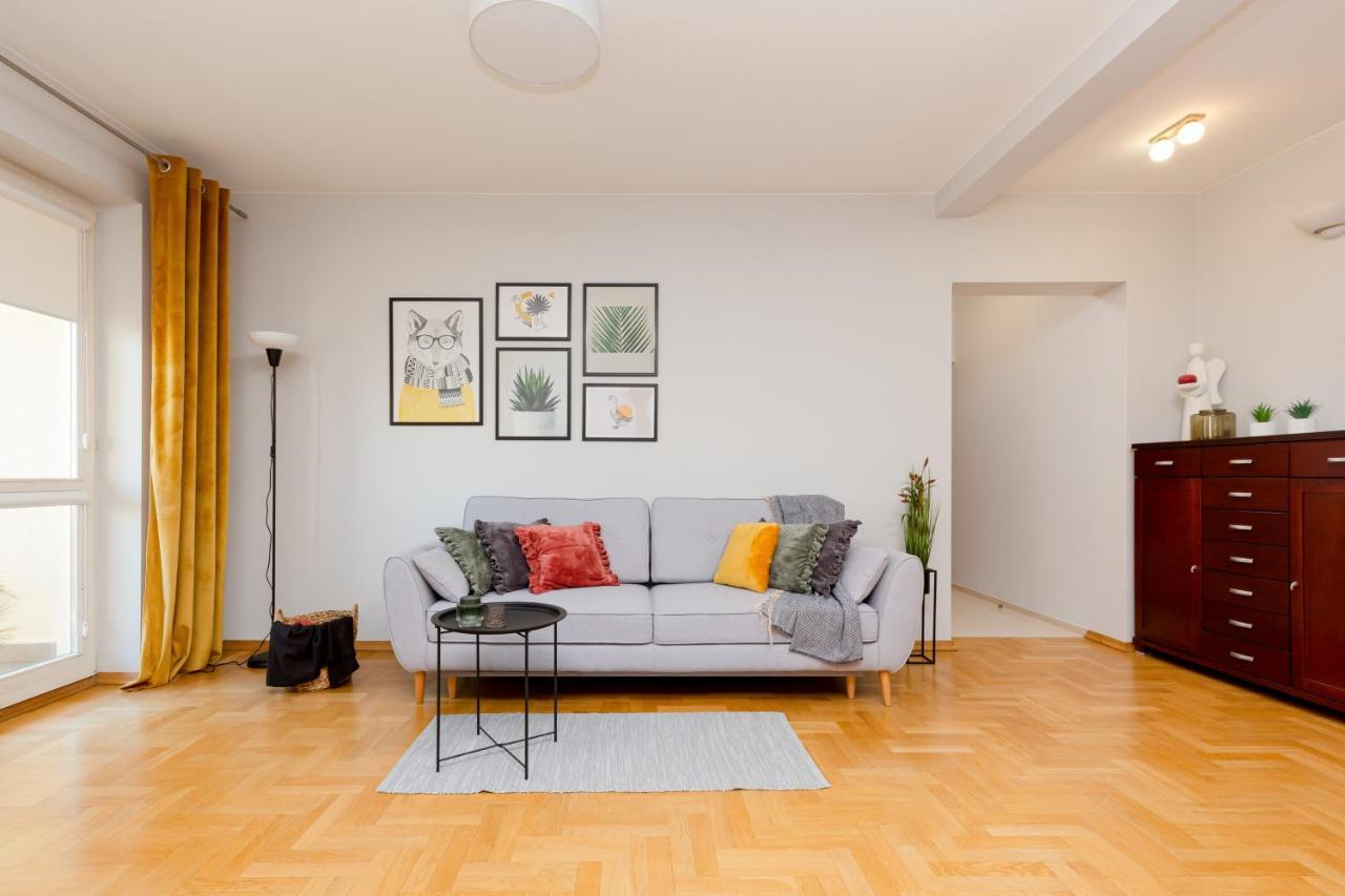 Mokotow Apartment Bluszczanska By Noclegi Renters Warsaw Luaran gambar