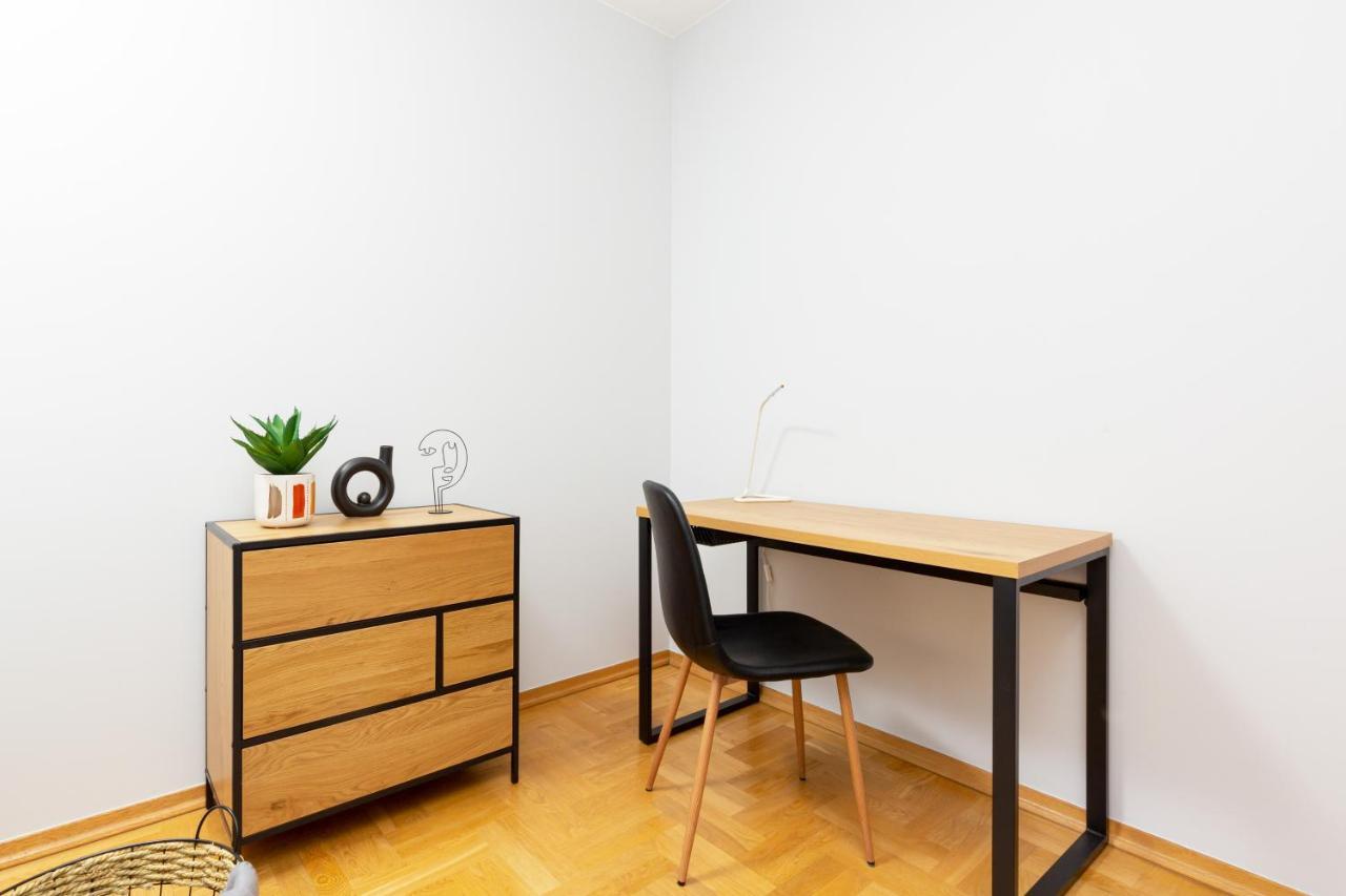 Mokotow Apartment Bluszczanska By Noclegi Renters Warsaw Luaran gambar