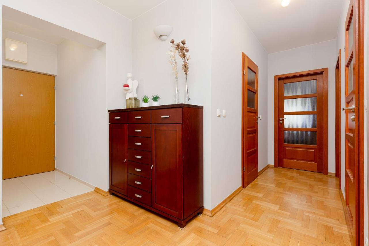 Mokotow Apartment Bluszczanska By Noclegi Renters Warsaw Luaran gambar