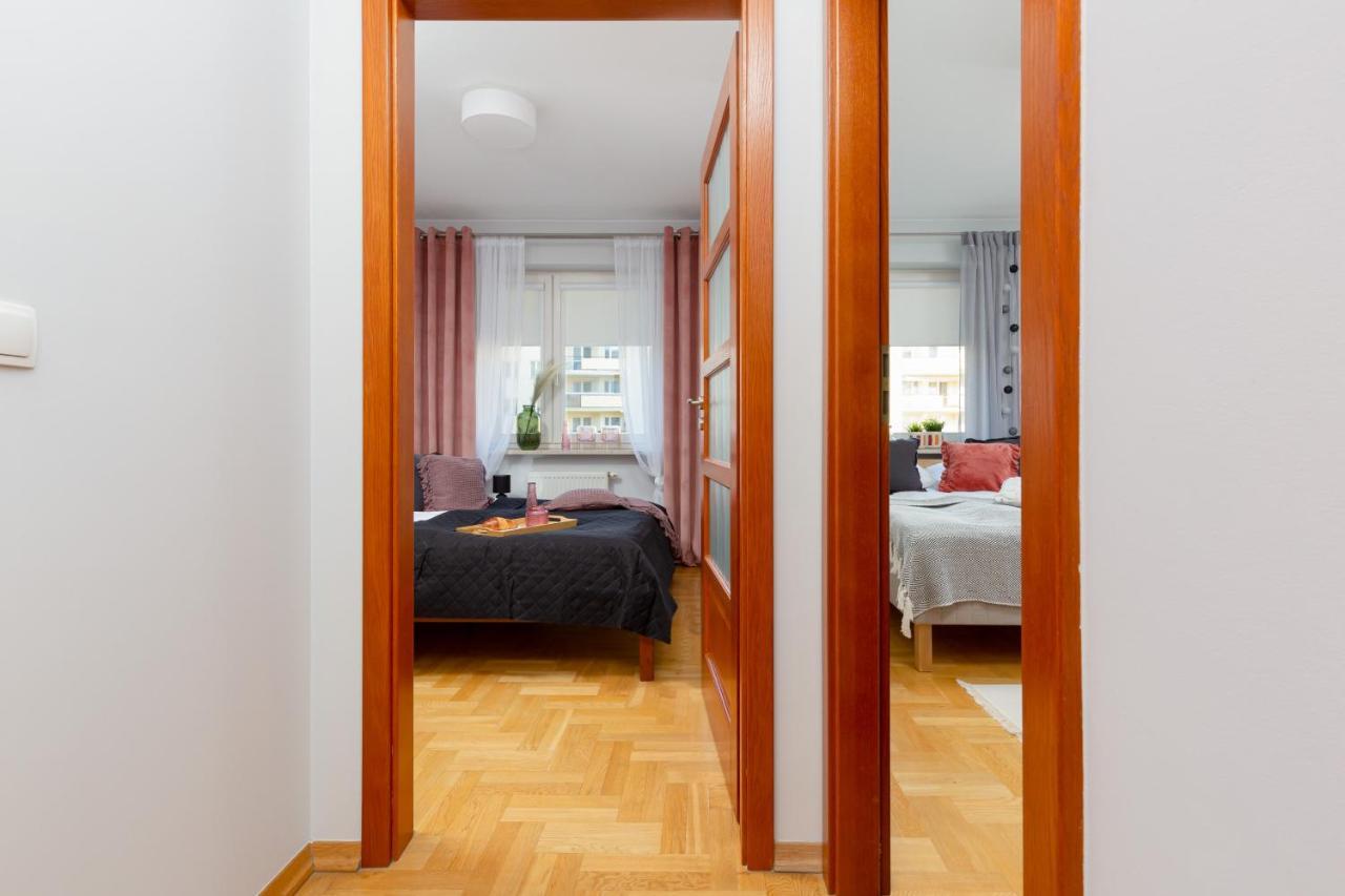 Mokotow Apartment Bluszczanska By Noclegi Renters Warsaw Luaran gambar