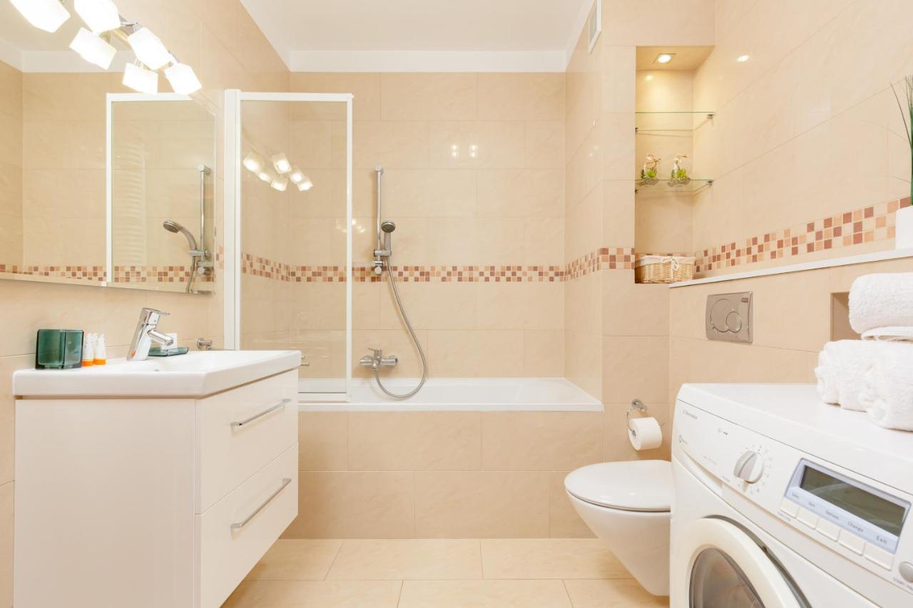 Mokotow Apartment Bluszczanska By Noclegi Renters Warsaw Luaran gambar